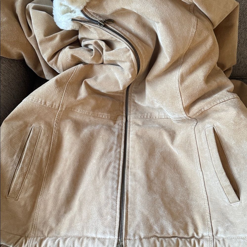 Shearling-Lined Hooded Suede Jacket - Cream Trim - Picture 14 of 16